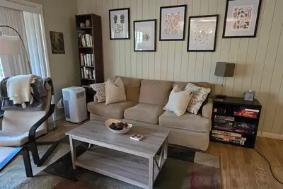 Image de Mt. Bachelor Village Resort Condo wth washer/dryer. A perfect place to relax.