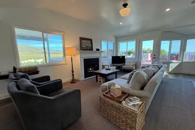 Image de Oceanview Child & Dog Friendly House w/Fire Pit & Bocce Ball