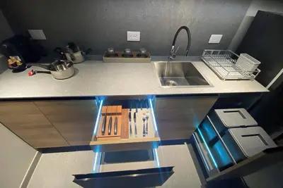 Image de Luxury Ultramodern in club house + pool