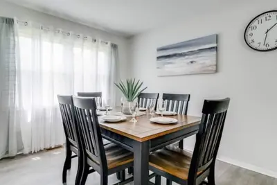 Image de The Blue Horizon 3br Retreat By Beach & Naval Base