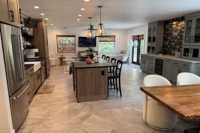 Image de Coconut Beach Cottage Across from Pelican Beach Park. Pet-Friendly!