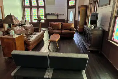 Image de 3-bedroom, two bath church-to-house conversion.