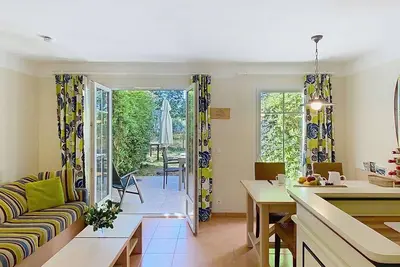 Image de Maison tout confort pour 6 personnes dans résidence de tourisme familiale avec  piscine