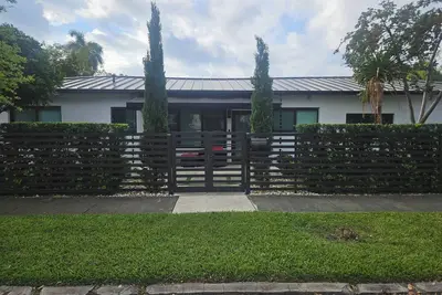 Image de Elegant 2-bedroom in house with WiFi, Ac in Best-Centric Miami Area