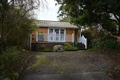 Image de Charming 2-bedroom house in downtown Langley.