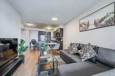 Image de Spacious 1br+1wr Apartment with Balcony