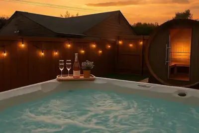 Image de Spa+Fun | HotTub+Sauna+Gym+Casino+Billard+PingPong