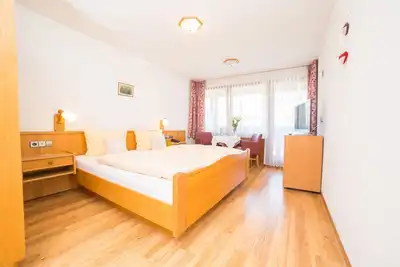 Image de Chambre 'Doppelzimmer' avec vue sur les montagnes, terrasse privée et Wi-Fi