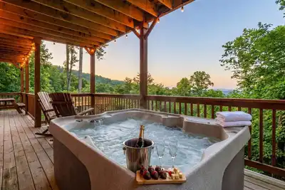 Image de The Lookout Pair by Ghosal Luxury Lodging