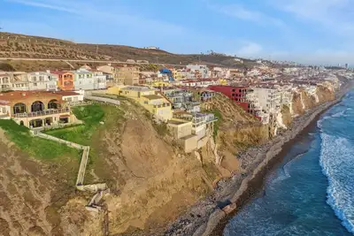 Image de Oceanfront Bliss in Playas de Rosarito 4br Villa w/ Wi-Fi, A/C & Stunning Views