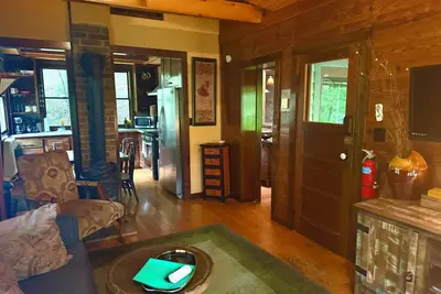 Image de Nature Lovers & Artists Retreat in the Enchanting Forest area of Eureka Springs