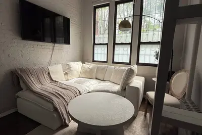 Image de Stylish duplex in soho with extra attic. Sleep 5! Best location