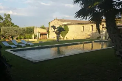 Image de Mas provençal enchanté entre vignes & cigales