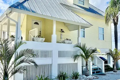 Image de Charming 3-bedroom lake house in Auburndale with fire pit, private boat ramp