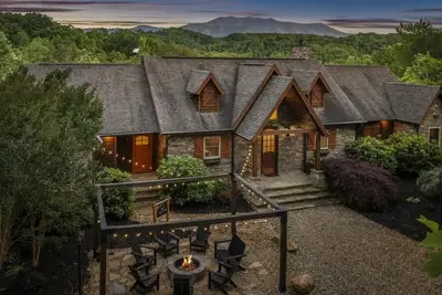 Image de Incredible, 5-Bedroom Farmhouse with Amazing Views