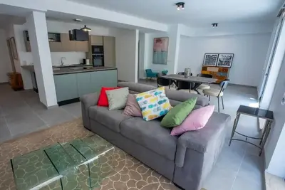 Stylish 2br near Balluta Bay: Summer Oasis!