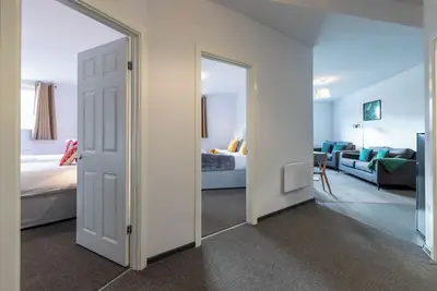 Image de 2 bed, Parking, Netflix, A1 Road