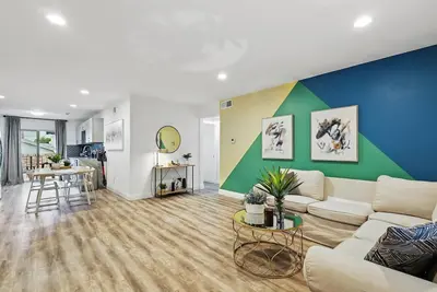 Image de 2-Bd/2-Ba Apartment w Pool & Patio