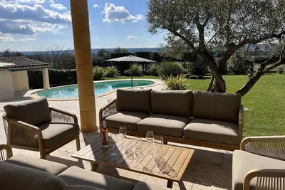 Image de Magnifique villa 10 personnes, avec piscine lagon et vue panoramique.