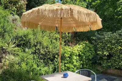 Image de Belle Chambre d'hôtes tout confort avec terrasse, grande Piscine (+ cuisine)