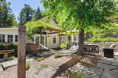 Image de Hidden Gem ~ Charming Craftsman in Freestone