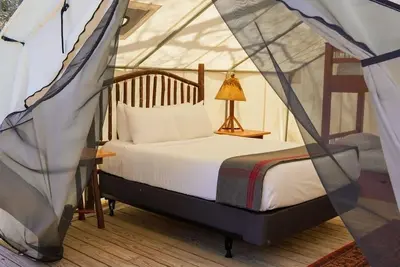 Image de Family-Friendly Lakeside Glamping Retreat! Explore Adirondack! Outdoor Pool