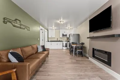 Image de The Pit Stop - Car Themed Apartment in Blackfoot