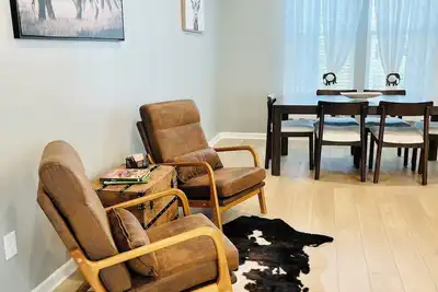 Image de Brand New townhome 7mins from Atl Airport and 7 miles from Mercedes-Benz Stadium