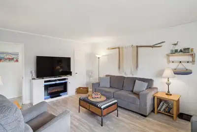 Image de New! 4980 Sandyland Road #215 by Sunset Shores Condominiums