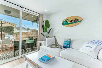 Image de New! Gorgeous Beach Condo w/Private Patio #134 by Sunset Shores Condominiums