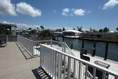 Image de Waterfront 2br/2ba Getaway w/Pool In Sunny Saint James City, Fl