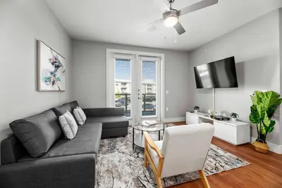 Image de Luxury King 1bd Pool + Gym + Parking + Stockyards