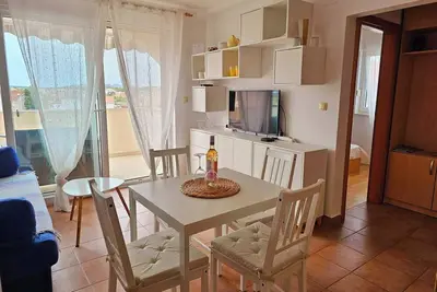 Image de Sunny 2-Bedroom Apt, 300m from the Beach, Parking Included
