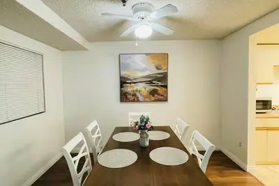 Spacious 2-bedroom, 2-bath Condo with WiFi, A/C and All Inclusive in Pasadena