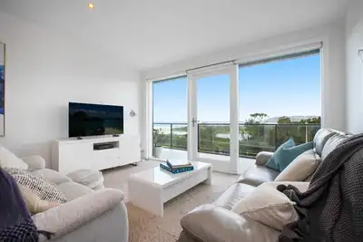 Image de Spacious Oceanview Escape with Pool & Cabana