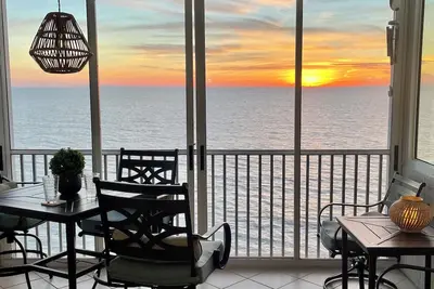 Image de Bonita Springs Beachfront Condo - 2br/2ba with Panoramic Views & Prime Location