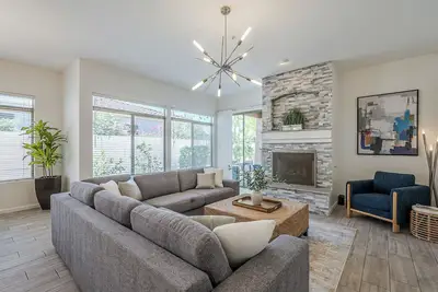 Image de Greyhawk - Pool - Chef's Kitchen - Golfer's Dream Location