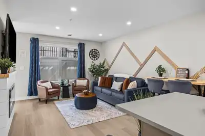 Image de Brand new Townhouse at Gates to Banff National park - Mountain Views and Hot Tub