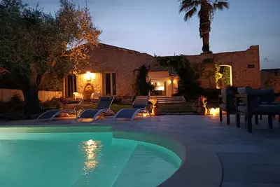 Image de Maison de Charme - 350 m² - Maréchalerie - Nîmes