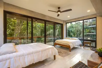 Image de Luxury home with private pool, West Bay, Roatán