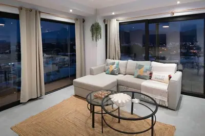 Image de 3-bedroom luxury condo spectacular mountain view