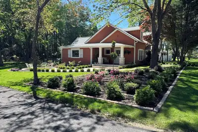 Image de The Gingerbread House of Youngsville, Nc