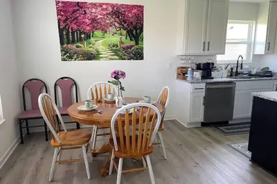 Image de Charming 3-bedroom house in wonderful Jeffersonville with WiFi, Ac