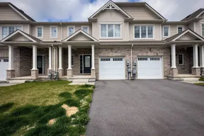 Image de Elegant & Spacious Brand New Townhome Never Lived