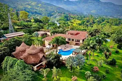 Image de Villa Santillana 7 Bedroom Full House 1-18 people