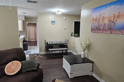 Image de Relaxing Retreat  House on Chateau Lane 2 Bed/2 Bath near Fsu and Fl Capital