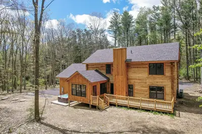 Image de Luxury Cabin with Hot Tub! You'll Love This New Construction!