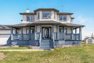 Image de 5 Acre Lot, 4000 sq ft and 5 bedrooms of Country Living Ac King bed