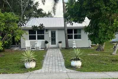 Image de Old Florida 2-bedroom house Downtown Bonita Springs, 1 Block from Old 41