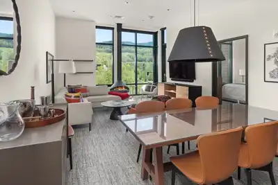 Image de Spruce Peak Treehouse | 3 Bed | Steps To The Lifts | Mountain Views